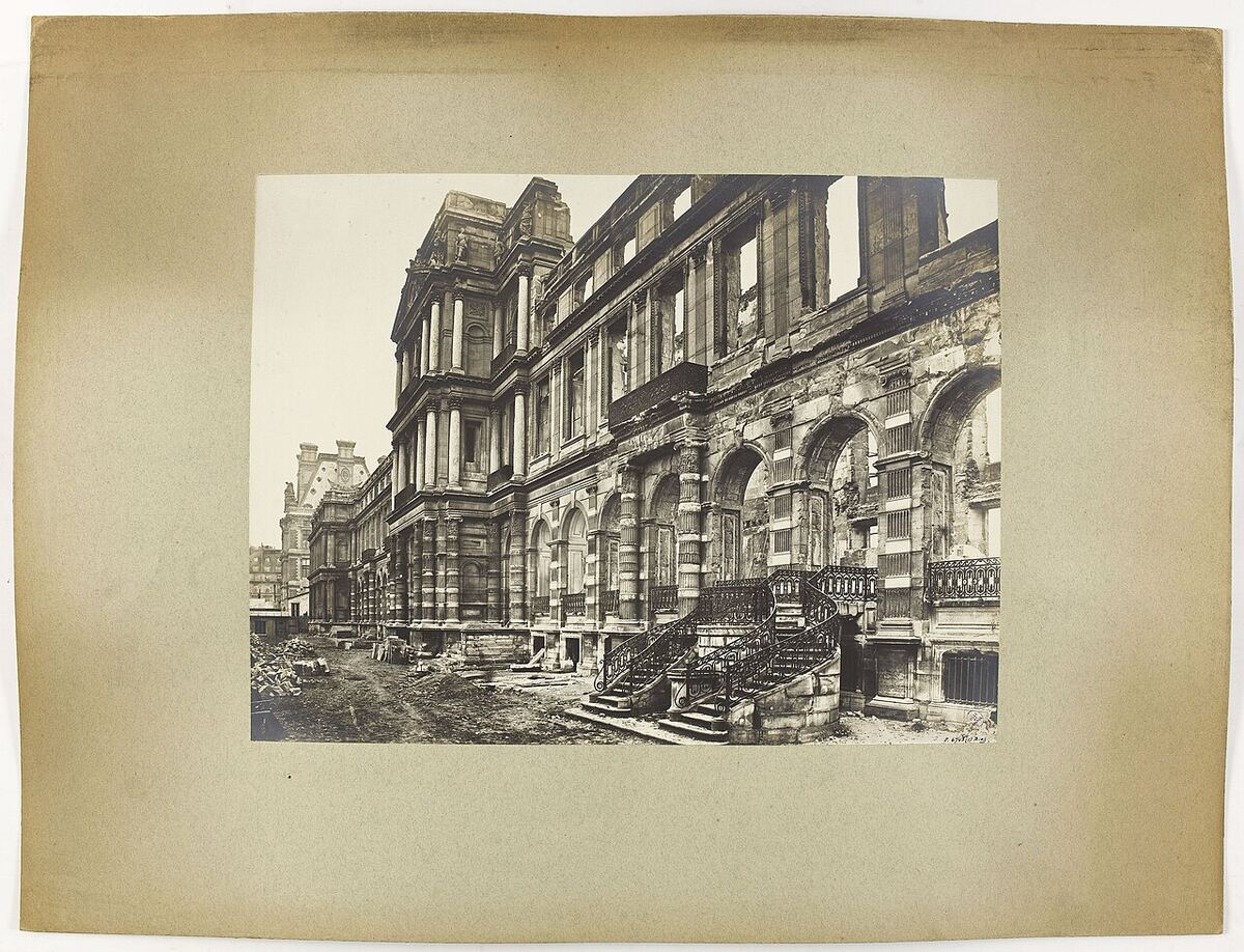 Façade du palais des Tuileries après l’incendie de mai 1871