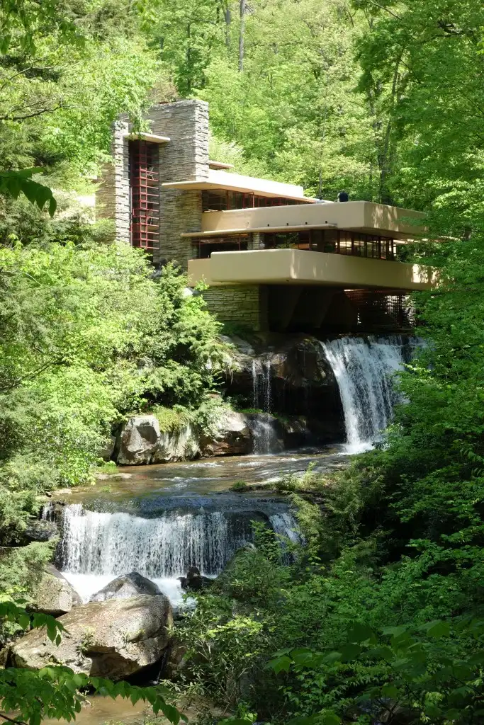 La Maison sur la cascade de Frank Lloyd Wright