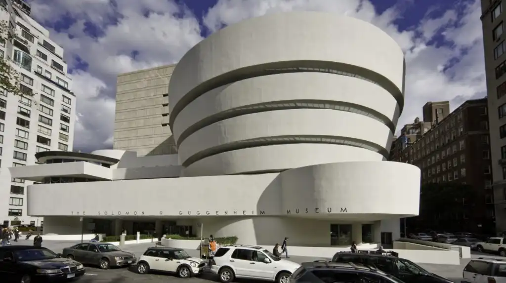 Musée Guggenheim de New York conçu par Frank Lloyd Wright