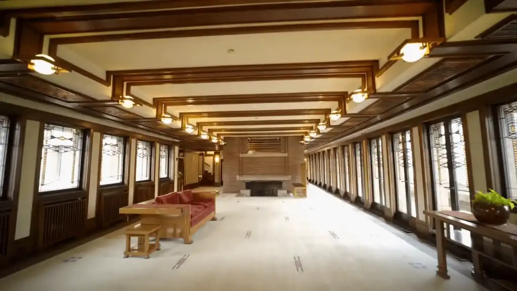 Vue intérieure de la Robie House conçue par Frank Lloyd Wright
