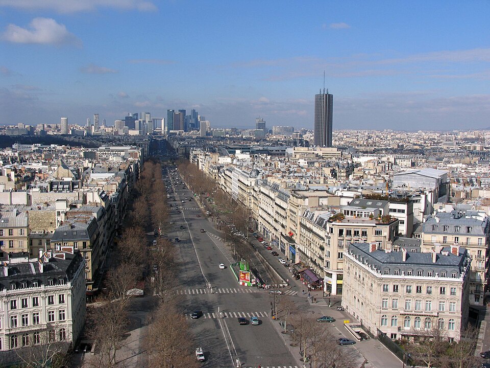 Axe historique de Paris vu depuis l’Arc de triomphe en direction de La Défense