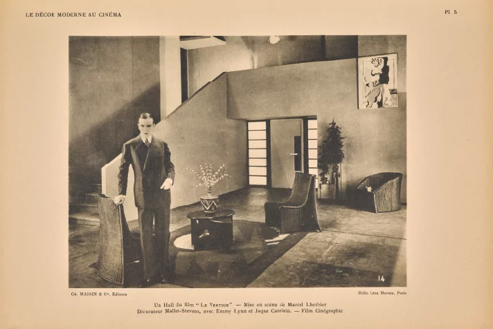Hall conçu par Robert Mallet-Stevens pour le film Le Vertige