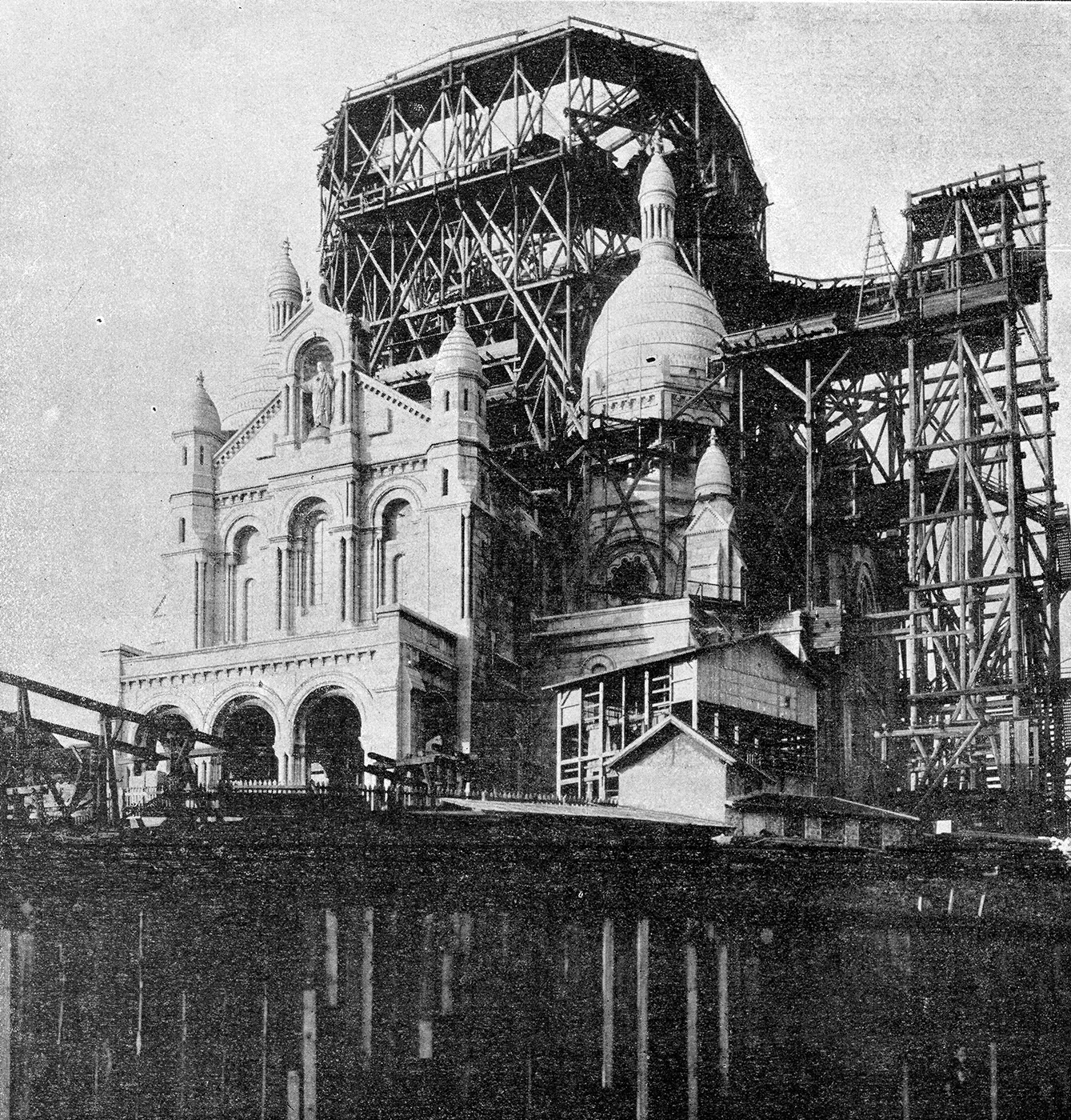 Chantier de construction de la basilique du Sacré-Cœur