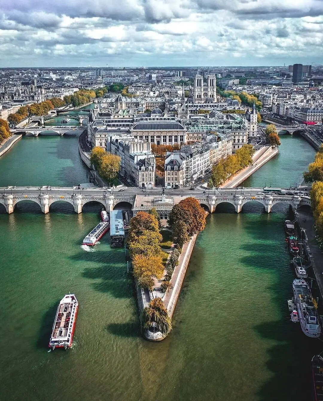 Visite guidée privée de l’Île de la Cité à Paris