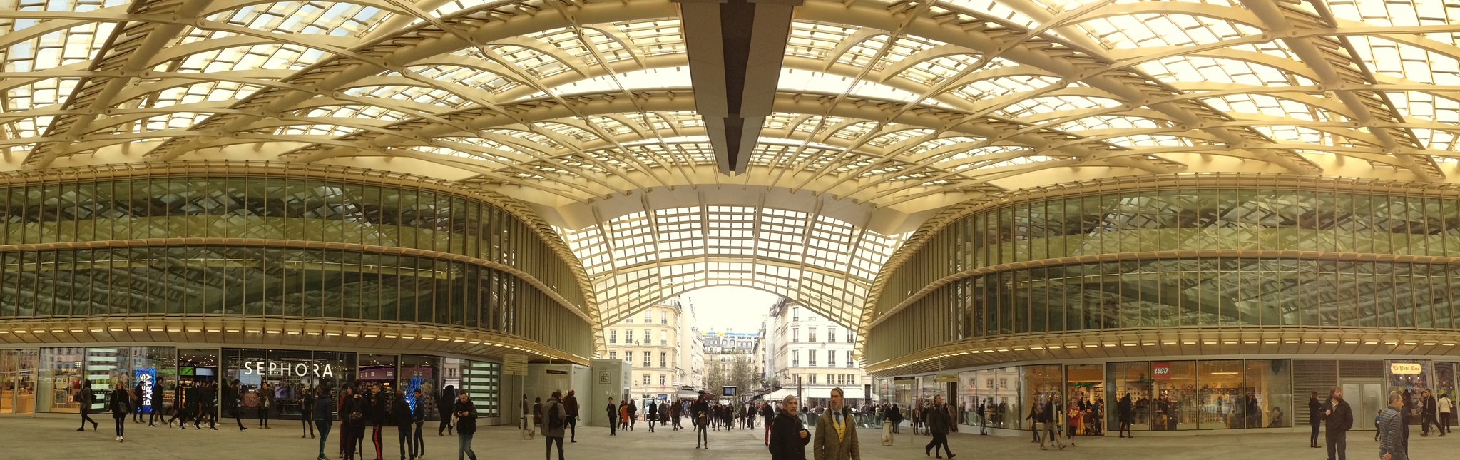 Les Halles contemporaines à Paris Canopée et jardins Nelson-Mandela